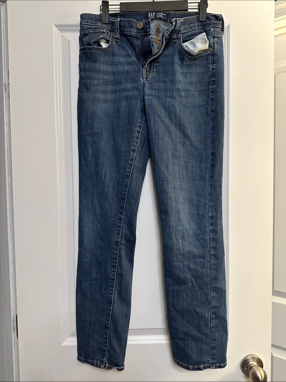 GAP Women's Straight-Leg Jeans in Medium Dark Blue
